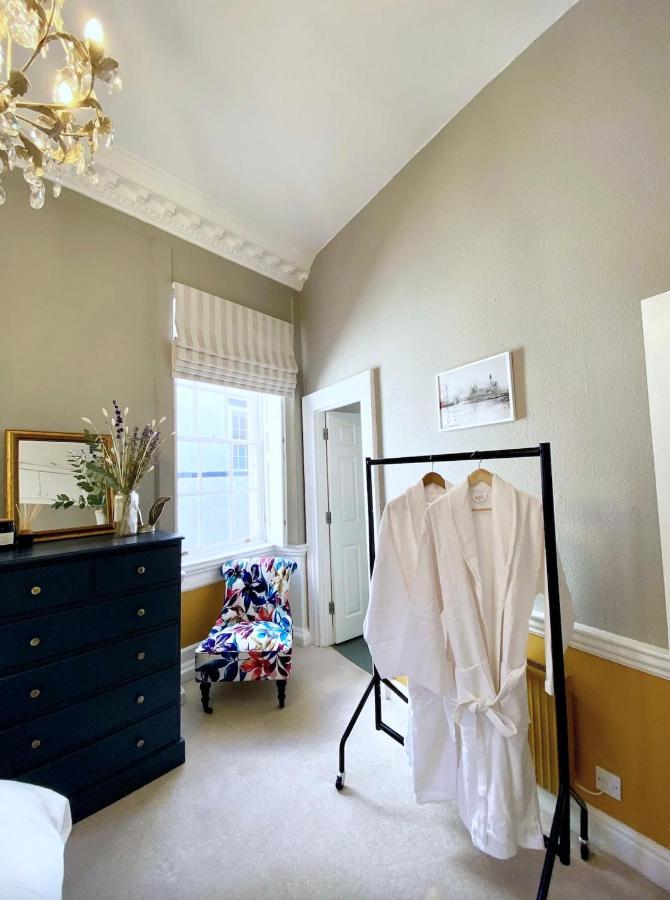 Elegant Georgian Apartment In Bath'S Iconic Centre Екстер'єр фото