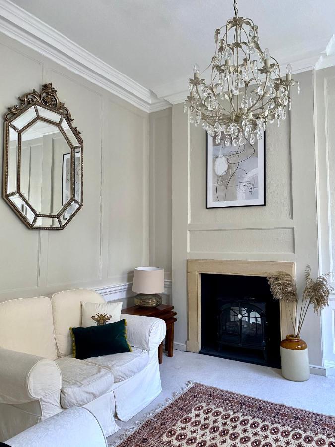 Elegant Georgian Apartment In Bath'S Iconic Centre Екстер'єр фото