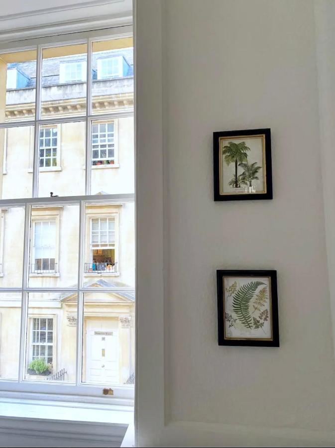 Elegant Georgian Apartment In Bath'S Iconic Centre Екстер'єр фото