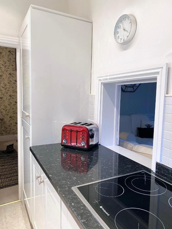 Elegant Georgian Apartment In Bath'S Iconic Centre Екстер'єр фото